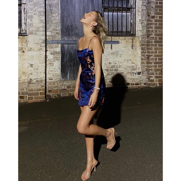 Réalisation Par Emilie Dress in Shanghai Nights - Picture 3 of 12